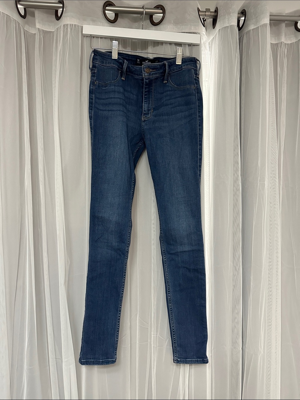 Hollister Women’s Skinny Jeans in Dark Blue Wash